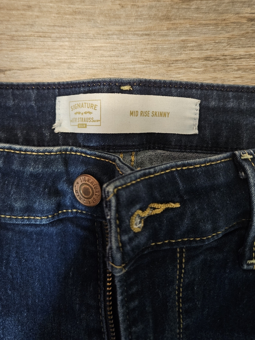 Levi's Mid Rise Skinny Jeans - Dark Blue